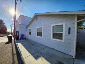 Cottage in heart of la Jolla with parking